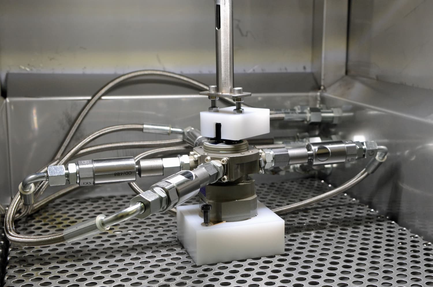 Assemblage équipement et de sousensemble hydraulique